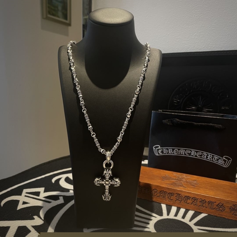 Ch**me He**ts necklaces
